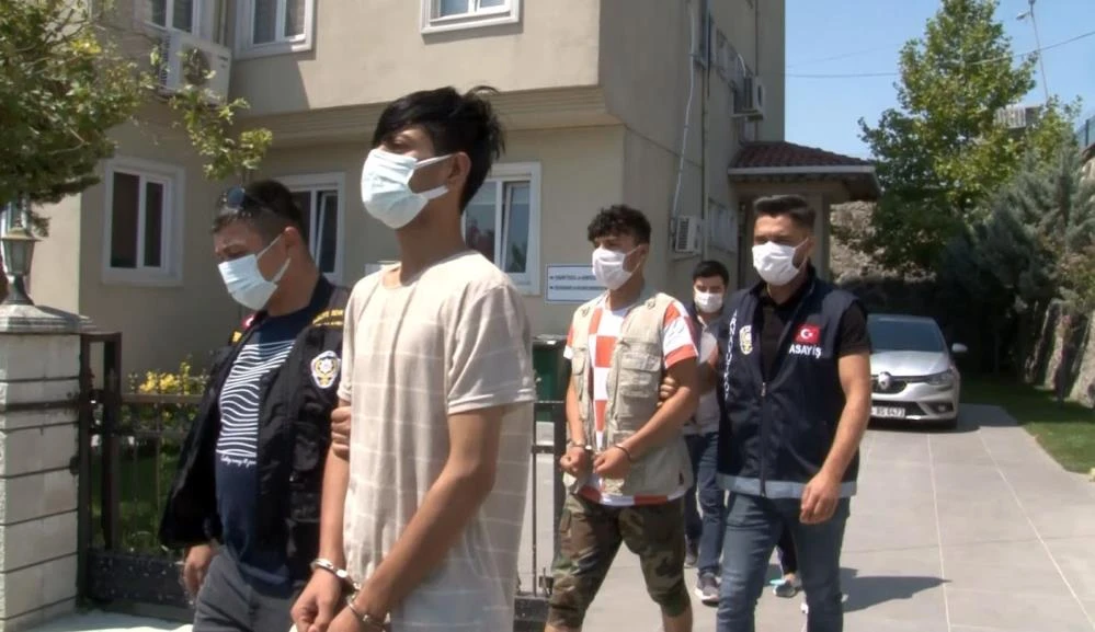 İstanbul'dan İtalya'ya gitme hayali kuran İranlı çift dehşeti yaşadı