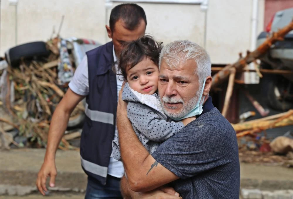 Gözyaşlarına hakim olamadı: 1 gün sonra kurtarılmanın mutluluğunu yaşadılar
