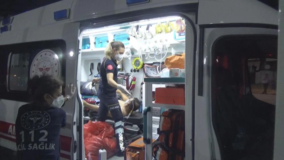 İzmir'de halı saha kavgası: 'Kız gibi oynamayın' deyip polisi vurdular