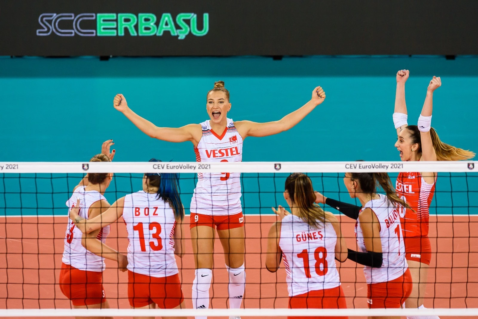 A Milli Kadın Voleybol Takımımız Hollanda'yı yenerek 5'te 5 yaptı