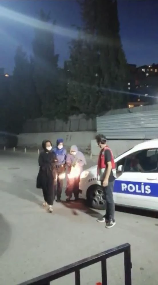 Kağıthane'de kasa çalan kadın hırsızın azmi haltercileri aratmadı