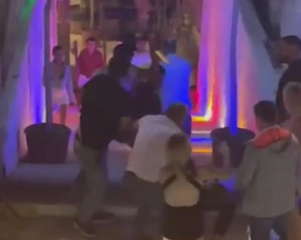 Dövülen kadını kurtarmak isterken canından oldu