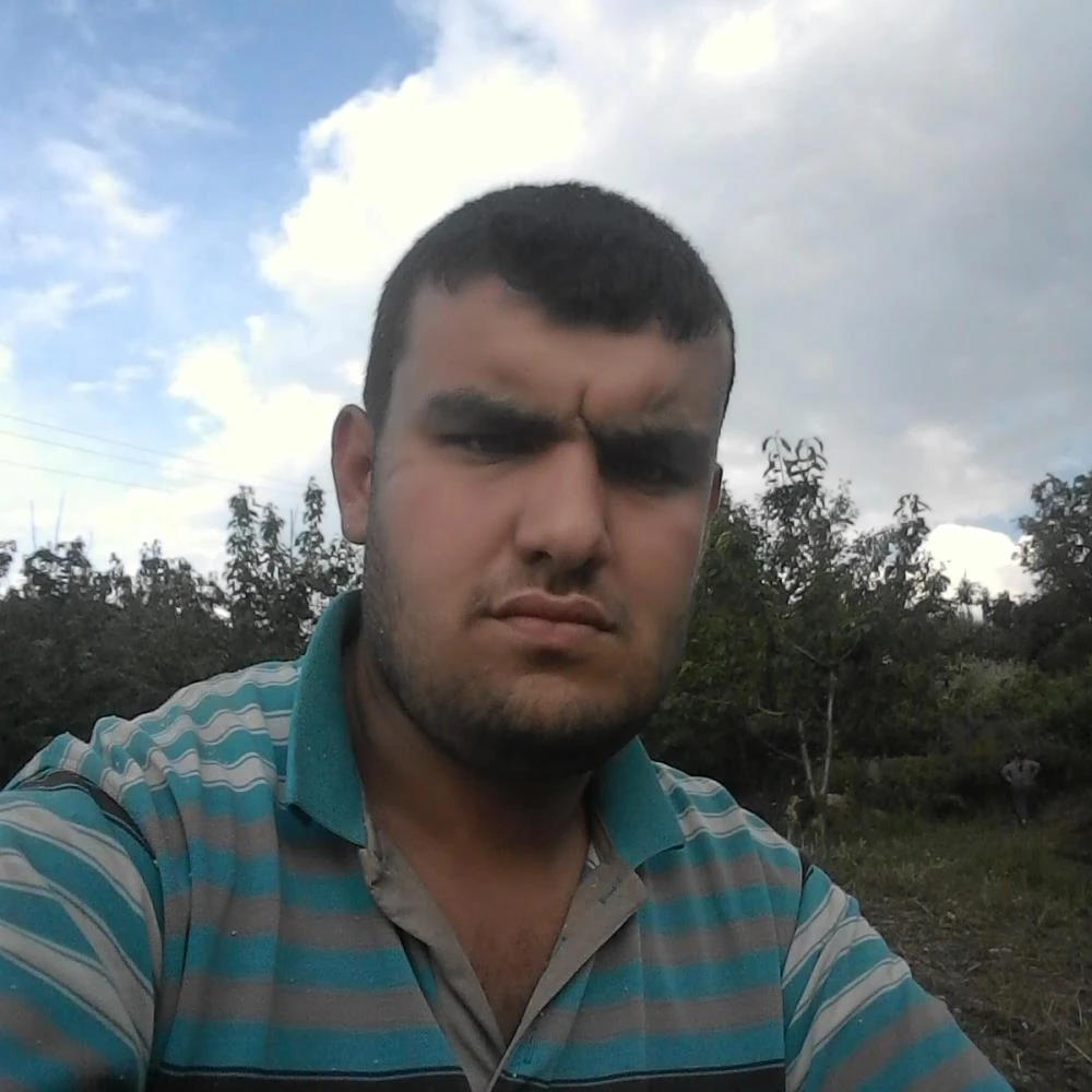 Şarampole yuvarlanan traktörün altında kalan çiftçi öldü