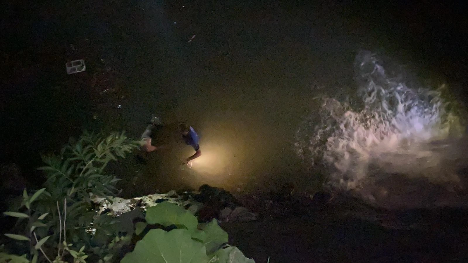 Ayağı kayınca şelaleden düştü, derede boğuldu