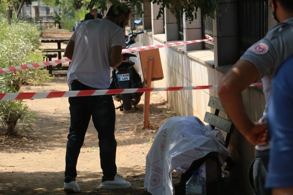 Güvenlik görevlileri fark etti: Hastane bahçesinde ceset