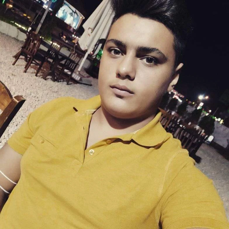 Ekmek kuyruğunda çocuklar arasında yan bakma cinayeti