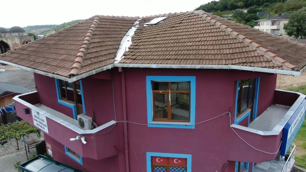 Muhtar mahalleyi bordo maviye bürüdü: Onlara her yer Trabzon