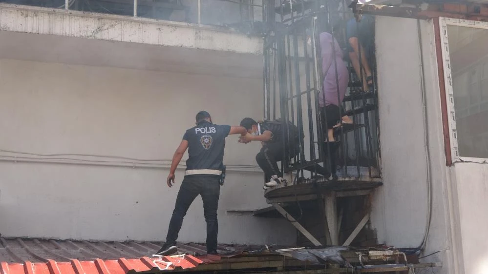 Muş'ta can pazarı: Kurs merkezinde çıkan yangında 80 öğrenci mahsur kaldı