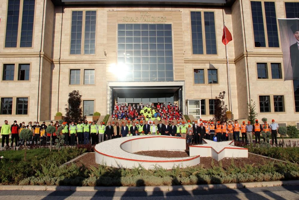 Sivas'ta Bakan Soylu'ya coşkulu karşılama