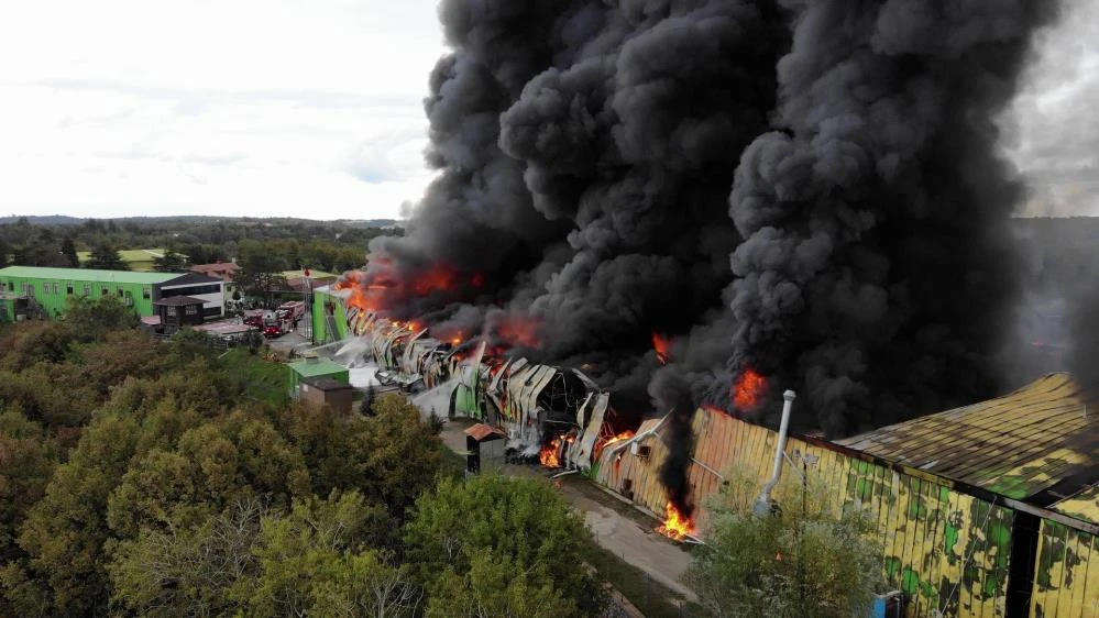 Son dakika! Şile'de fabrika yangını ve patlama!
