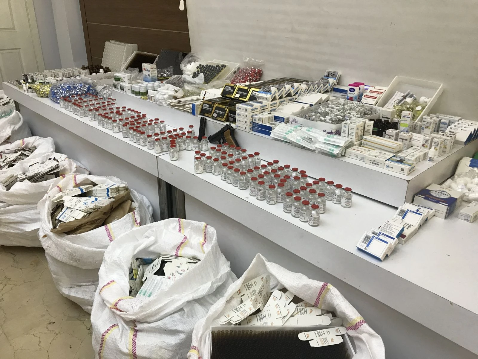 4,5 milyonluk sahte ilaç vurgununa operasyon