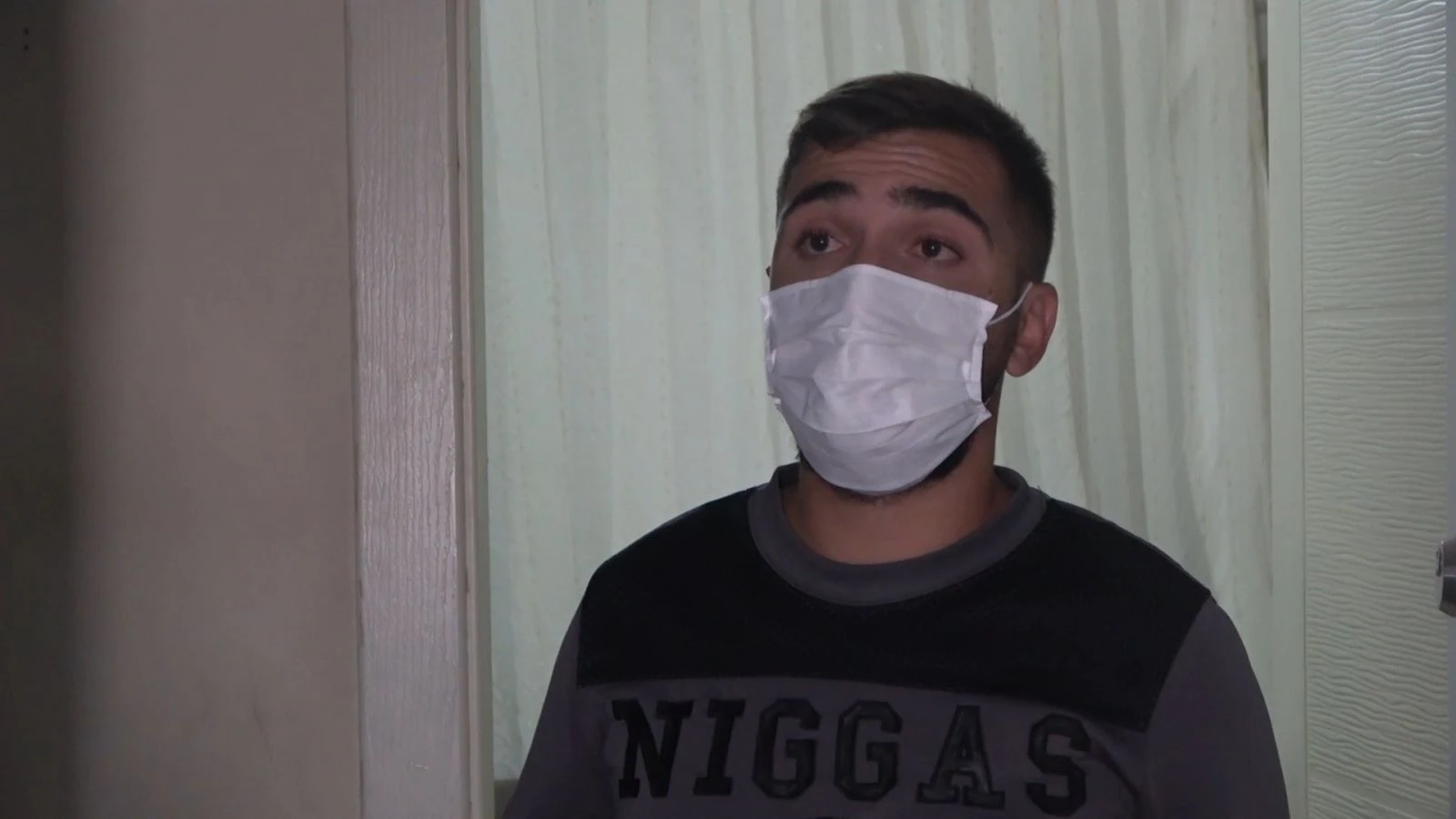 Koronavirüslü genç apart evde yakalandı