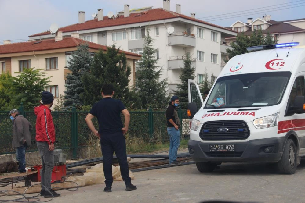 Demir kesen işçinin koparak kaybolan parmağı eldivenin içinden çıktı