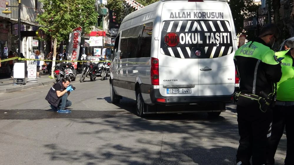 Servis aracının altında kalan öğrenci ağır yaralandı