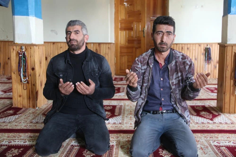 6 aydır imamın yolunu gözlüyorlar