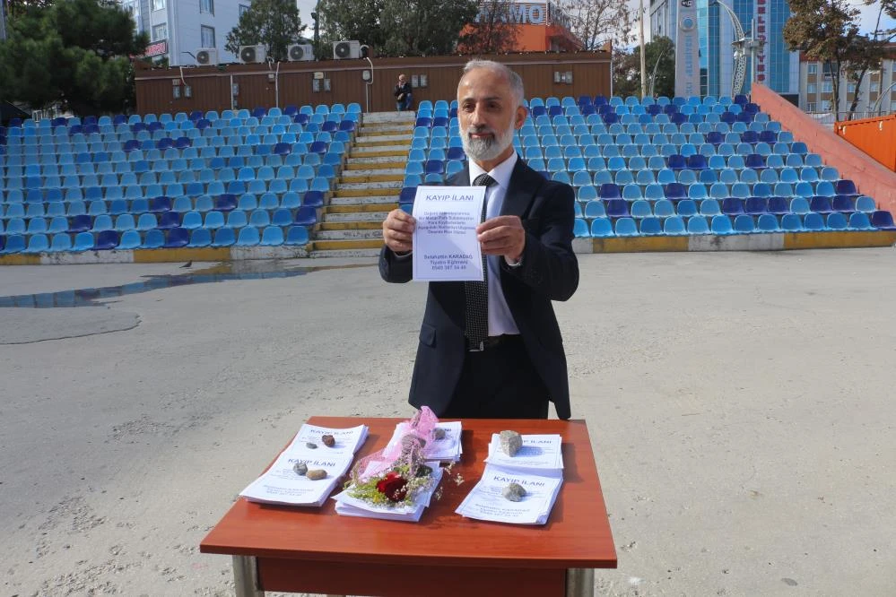 Yerde bulduğu paranın sahibini kapı kapı arıyor