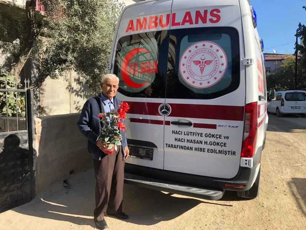 Vasiyeti yerine getiren koca, bağışladığı ambulansla ilk önce ölen eşini ziyaret etti