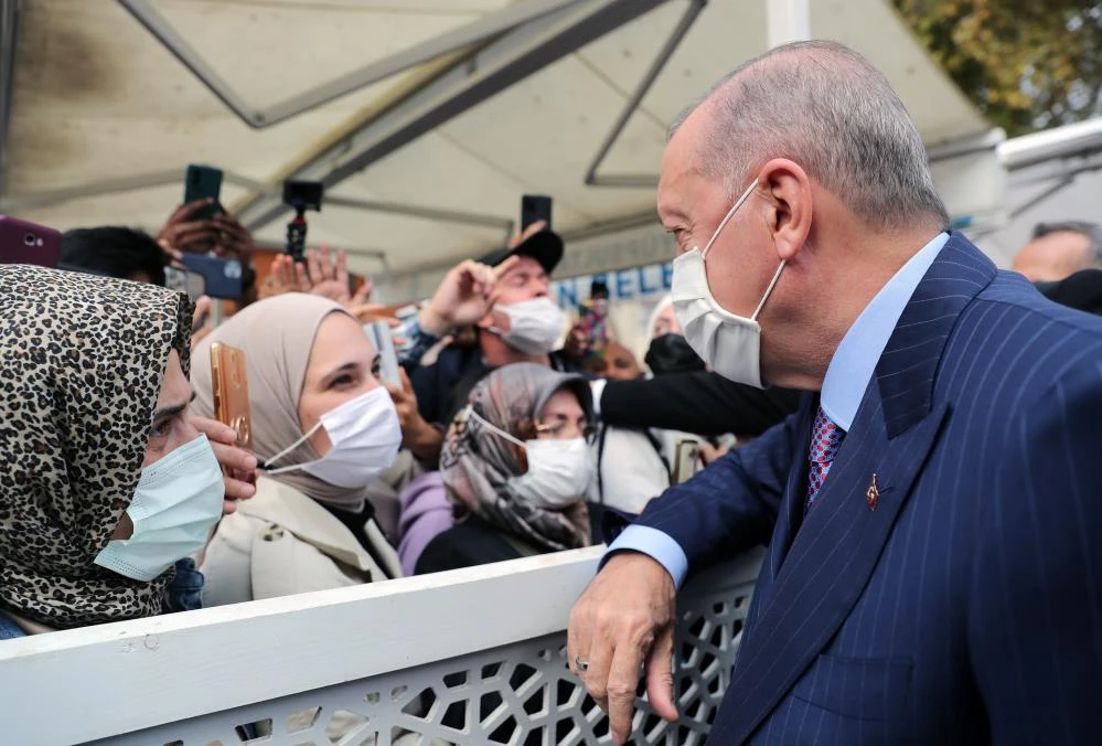 Eyüpsultan'da kabir ziyaretlerinde bulundu