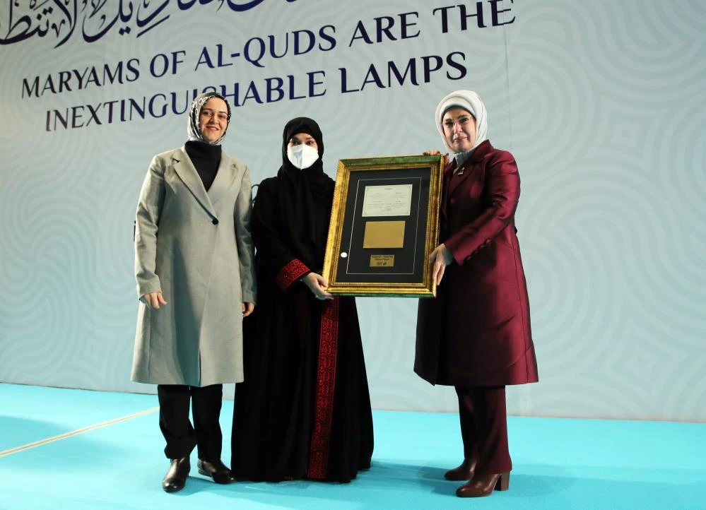 Emine Erdoğan Filistinli çocuklara ağladı: Hepimizin kalbini paramparça ediyor