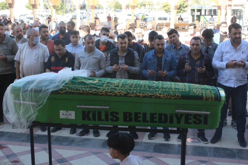 Eşi tarafından dövülerek öldürülen kadının cenazesinde tepki: Yerine 10 adam almazsam!