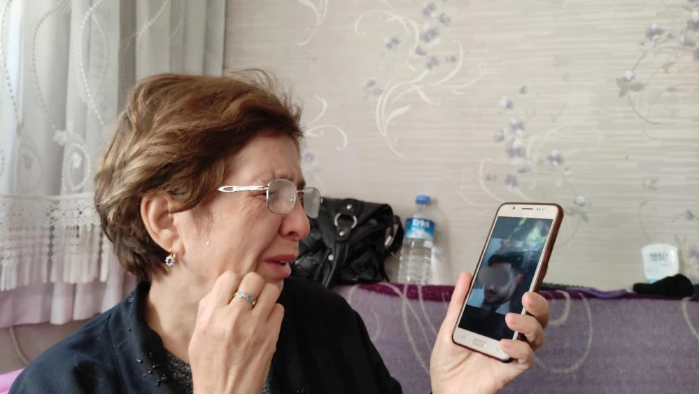 Evlatlık verdiği oğlunu 19 yıl sonra sosyal medyadan buldu