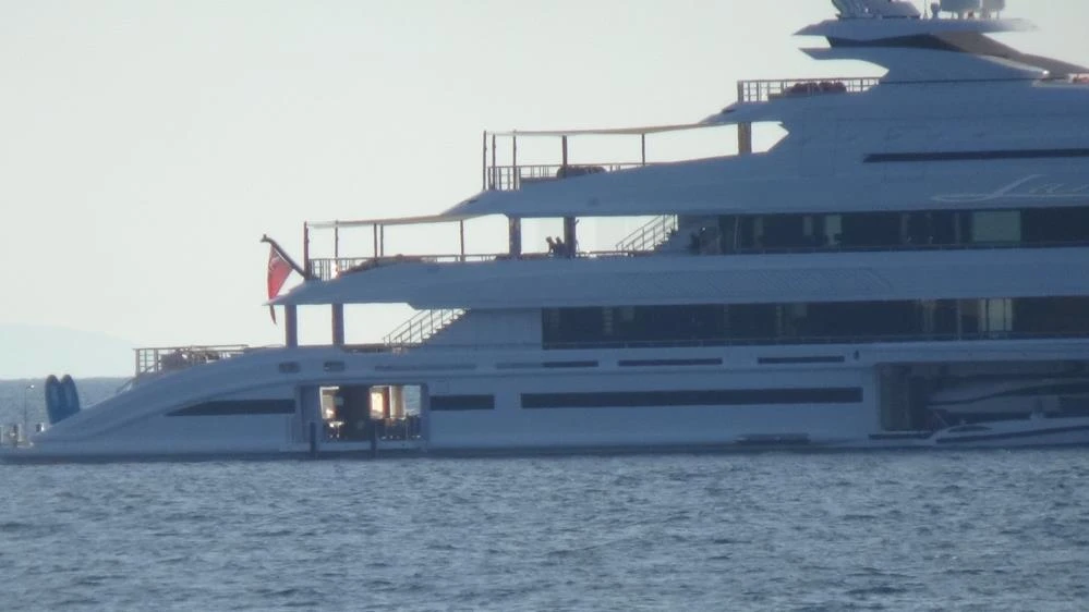 Gates’in süper yatı Didim açıklarına demirledi