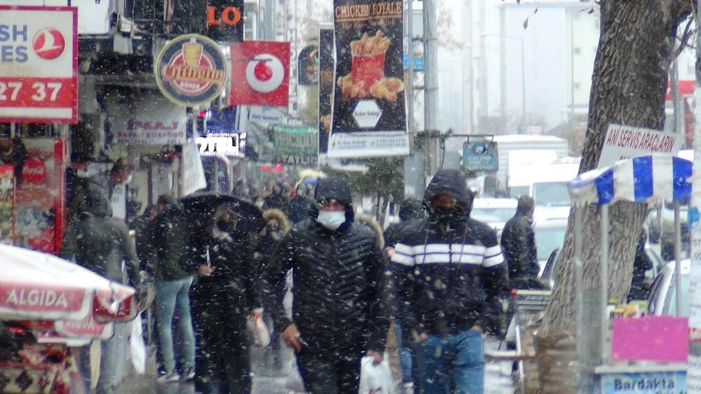 Mevsimin ilk karı yağdı! Yurdun dört yanı beyaza büründü