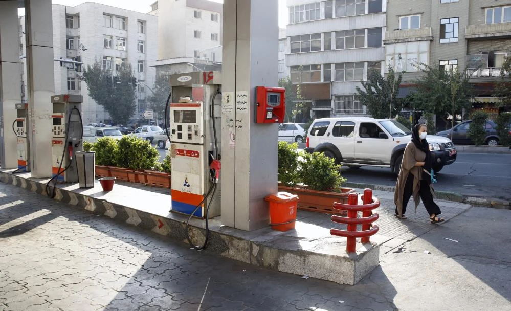 İran’da benzin istasyonlarında uzun kuyruklar oluştu