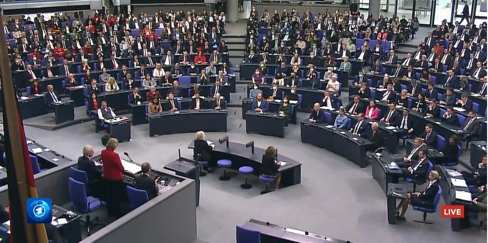 Almanya’da yeni Federal Meclis Başkanvekili Aydan Özoğuz oldu