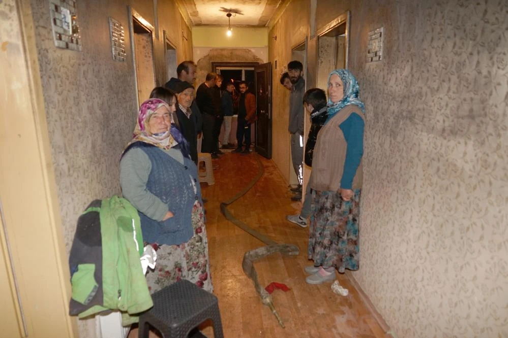 Son 1 haftada evleri 5 kez yandı, diken üstünde yaşıyorlar