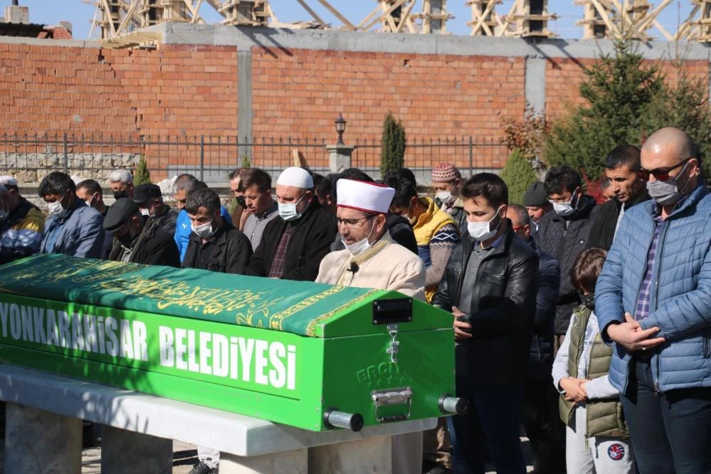 4 kişiye mezar olan otomobilde kan donduran detay! Herkes bebeğin öldüğünü düşündü