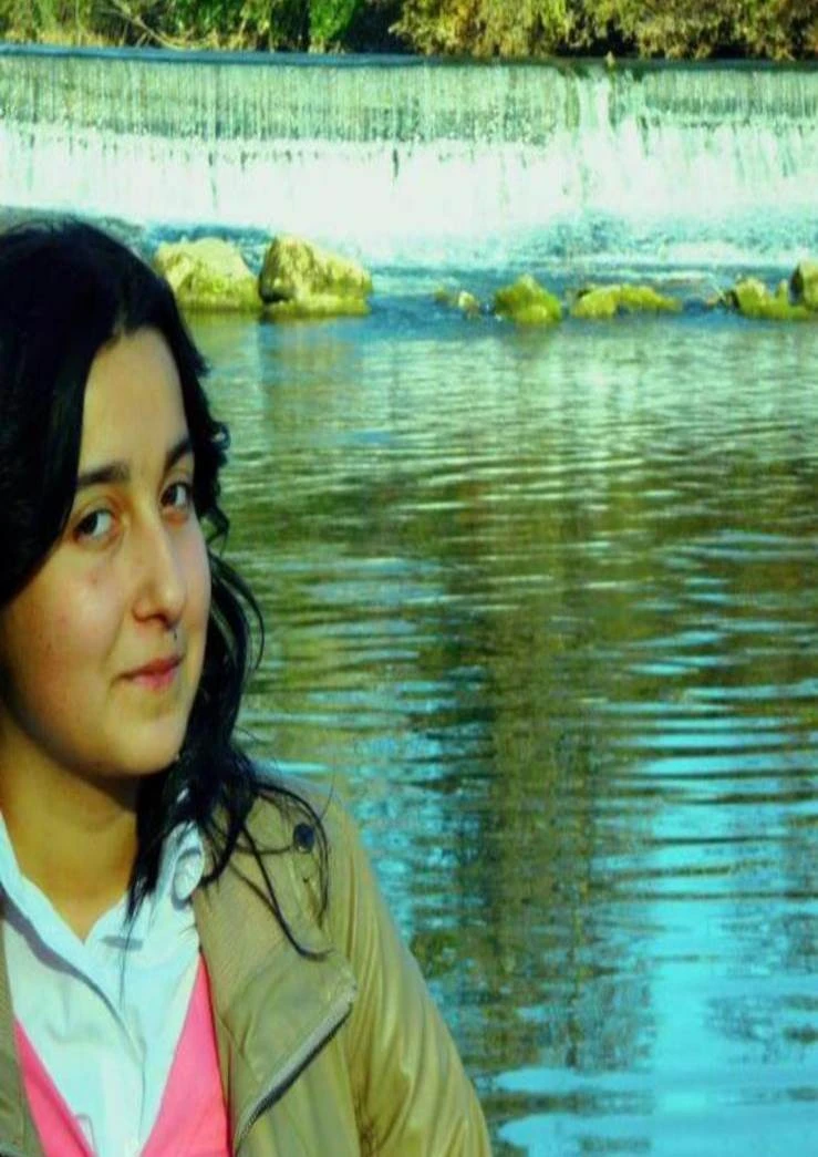 Telefonda tartıştığı eski kız arkadaşının işyerine giderek öldürdü