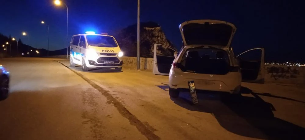 Otomobil sızan klima gazından dolayı bomba gibi patladı: 3 yaralı
