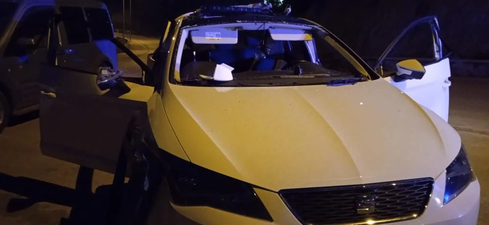 Otomobil sızan klima gazından dolayı bomba gibi patladı: 3 yaralı