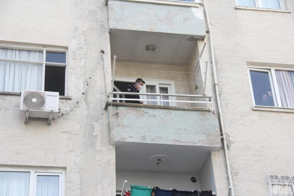 Adana'da bir haftada ikinci baba cinayeti! Oğlu, boğazını keserek öldürdü