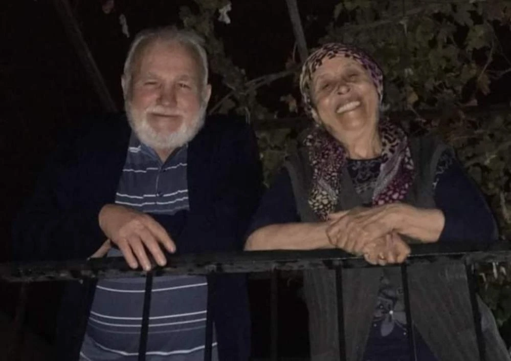 Yol ortasındaki köpeğe çarpmamak için direksiyonu kıran kadın hayatını kaybetti