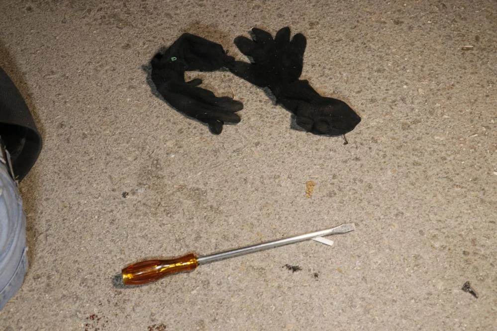 Ev sahibini gören hırsız balkondan atladı! 'Aşağı atlamadım, zaten aşağıdaydım'