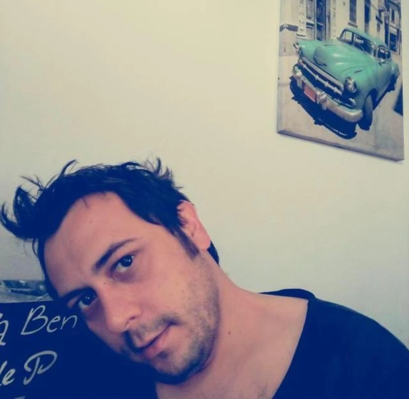 Nişan hazırlığındaki genç sobadan çıkan yangında can verdi