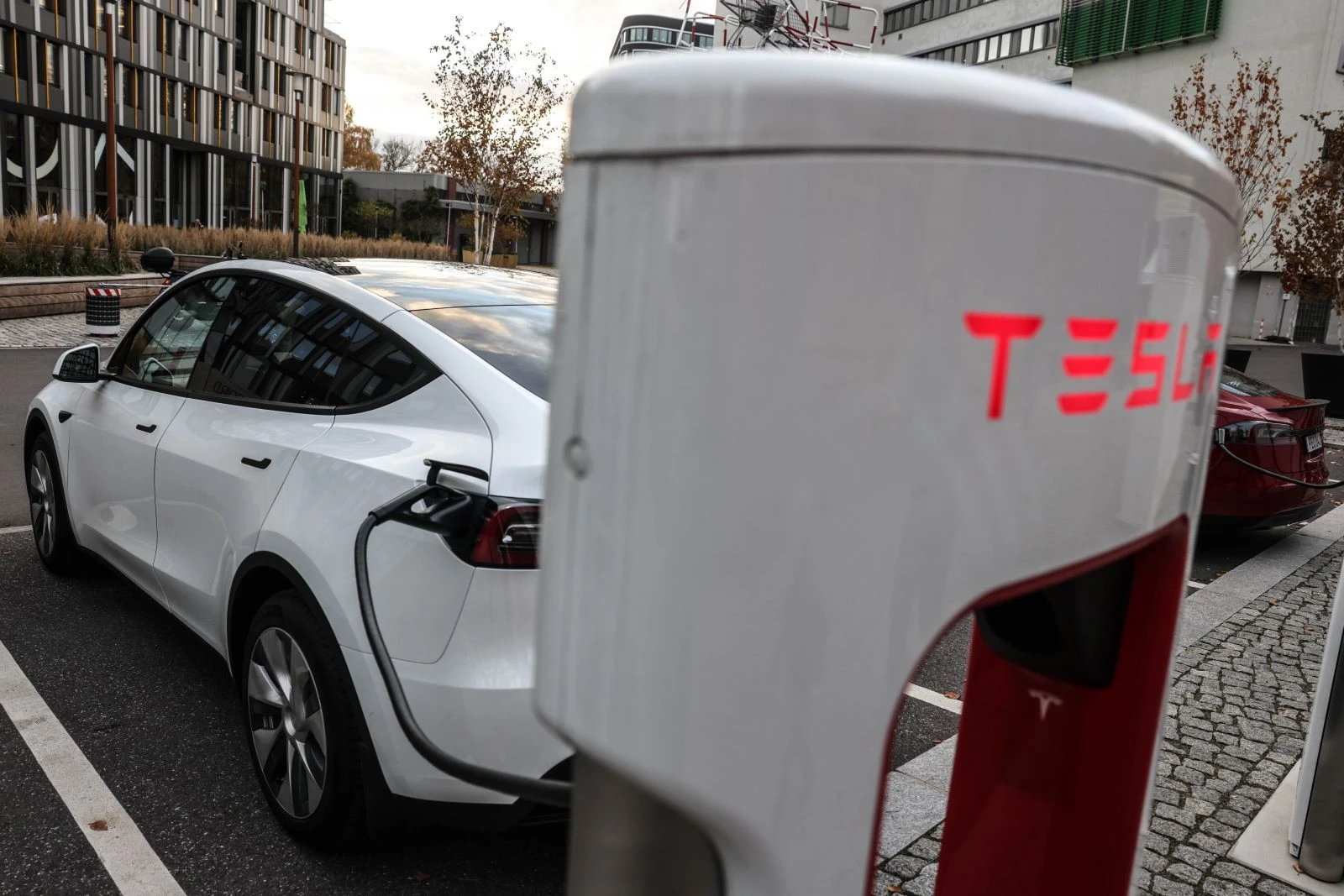 Tesla sürücülerine şok!  Araçlarını çalıştıramadılar