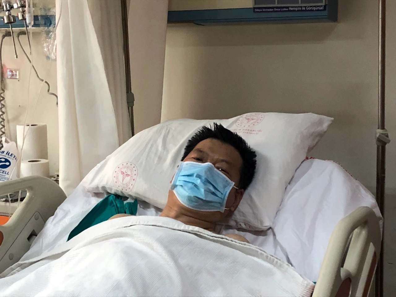 Sigara içmeyen Çinliyi bıçakladı! Gazetecilere hakaret etti, küfür yağdırdı