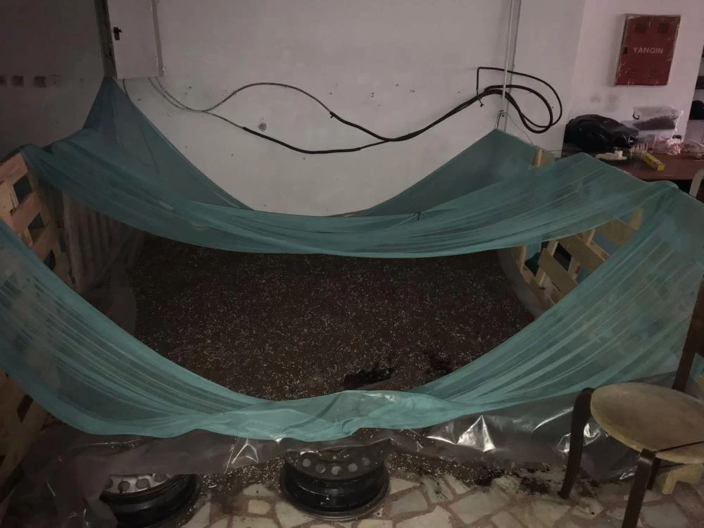 Dışarıdan tekstil atölyesi, içeriden milyonluk uyuşturucu serası