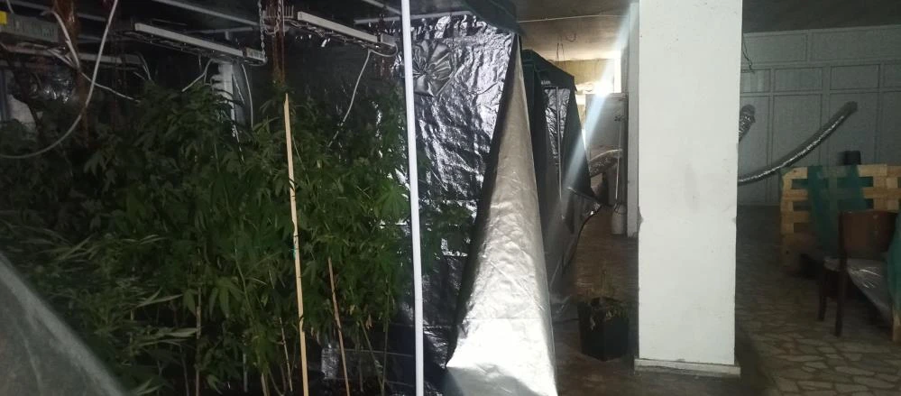 Dışarıdan tekstil atölyesi, içeriden milyonluk uyuşturucu serası