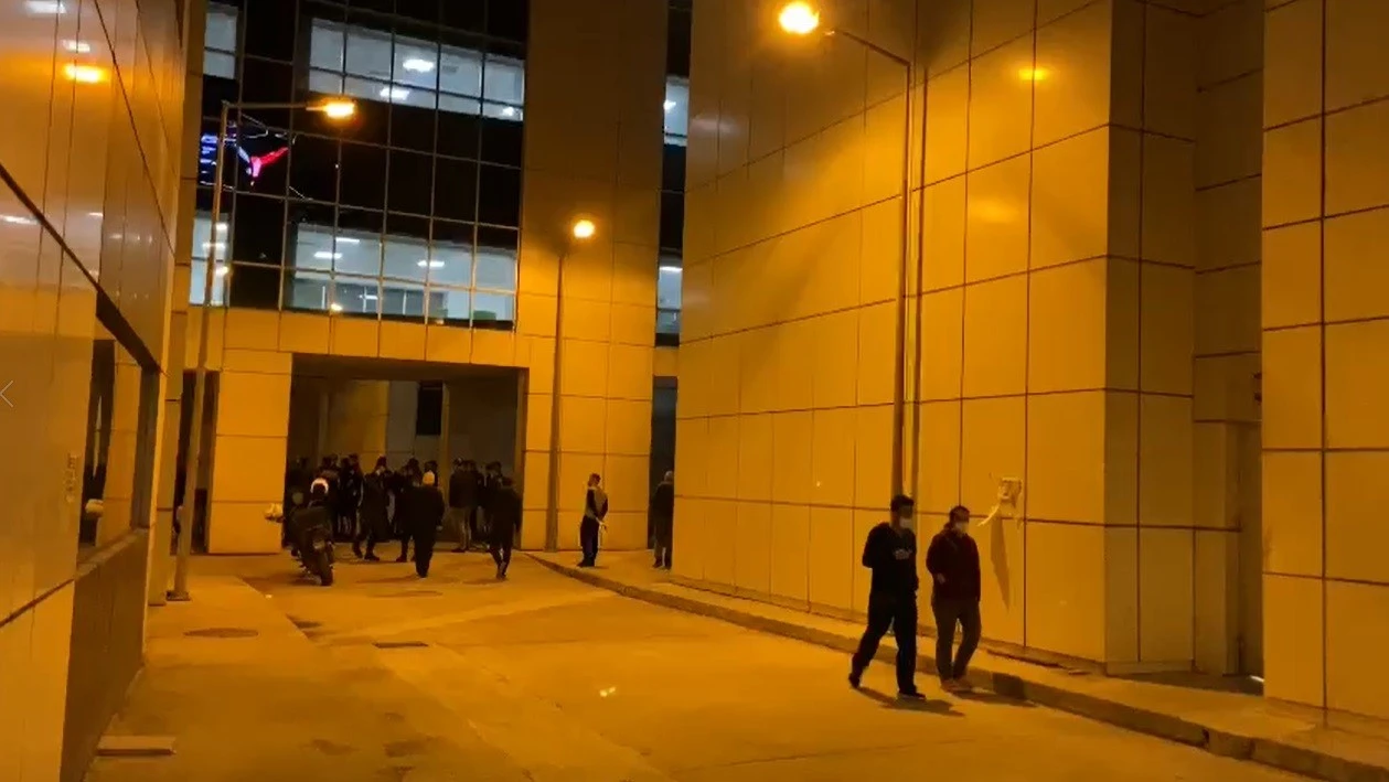 Son dakika: Ünlü sanatçı Zerrin Özer hastaneye kaldırıldı! İntihar girişiminde mi bulundu?