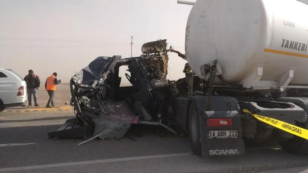 Konya'daki kum fırtınasında zincirleme kaza! 2'si ağır 8 yaralı