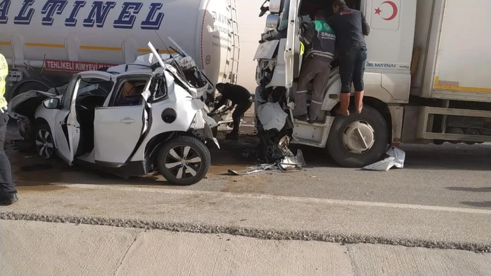 Konya'daki kum fırtınasında zincirleme kaza! 2'si ağır 8 yaralı