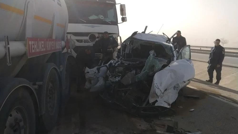 Konya'daki kum fırtınasında zincirleme kaza! 2'si ağır 8 yaralı