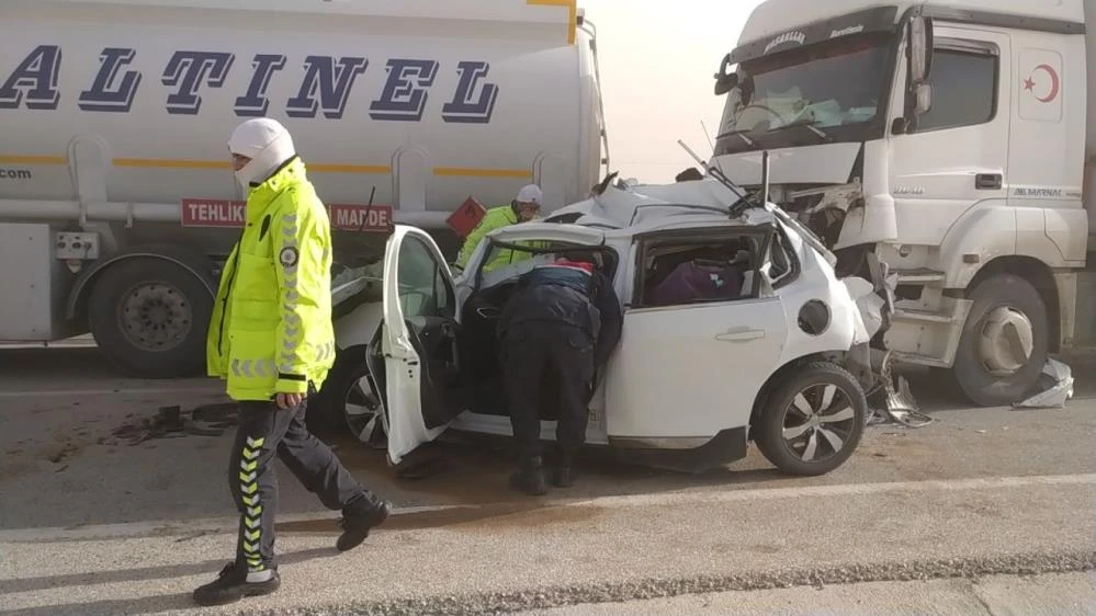 Konya'daki kum fırtınasında zincirleme kaza! 2'si ağır 8 yaralı