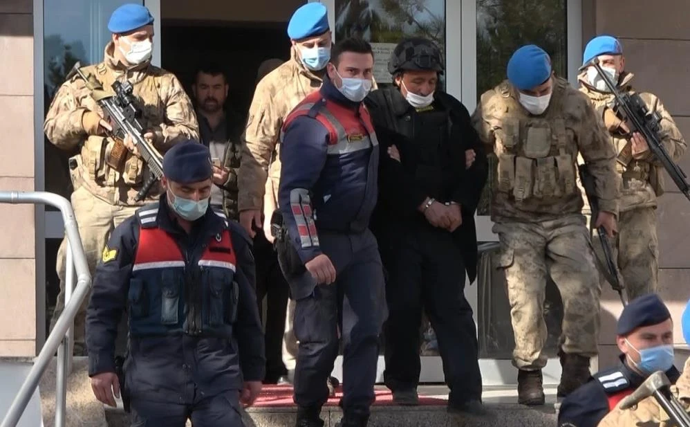 Oğluyla kavga eden 2 çocuğu okul servisinde öldüren babanın cezası belli oldu