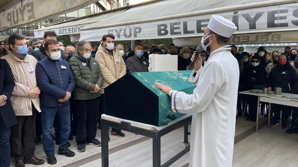 İzzet Altınmeşe hayatını kaybeden oğlunu son yolculuğuna uğurladı