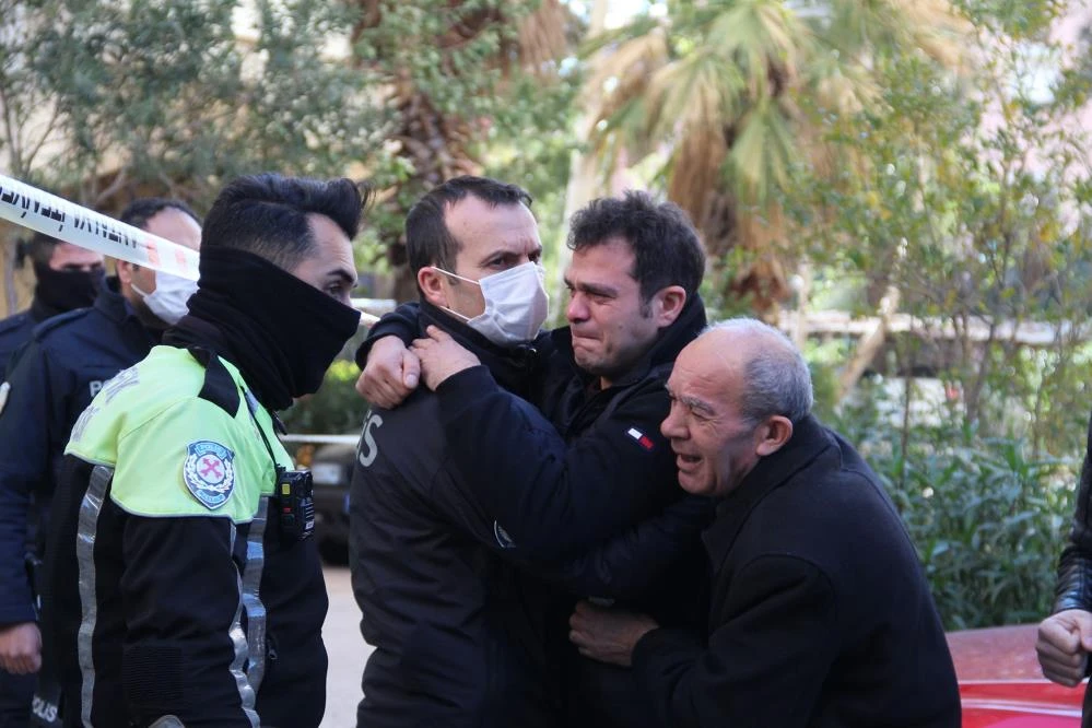 Kazada hayatını kaybeden eşine son kez sarıldı, yakarışları yürek burktu